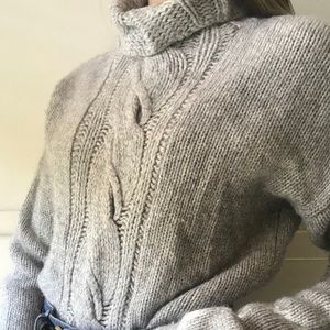 Super cute vintage sweater!